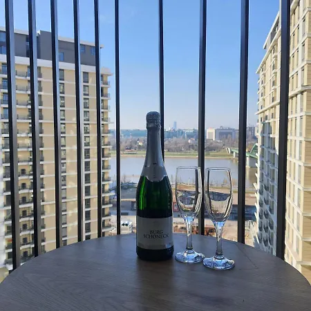 Waterfront - Na Vodi *