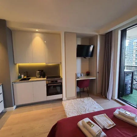 Waterfront - Na Vodi Apartment