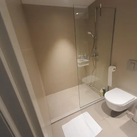 Waterfront - Na Vodi *